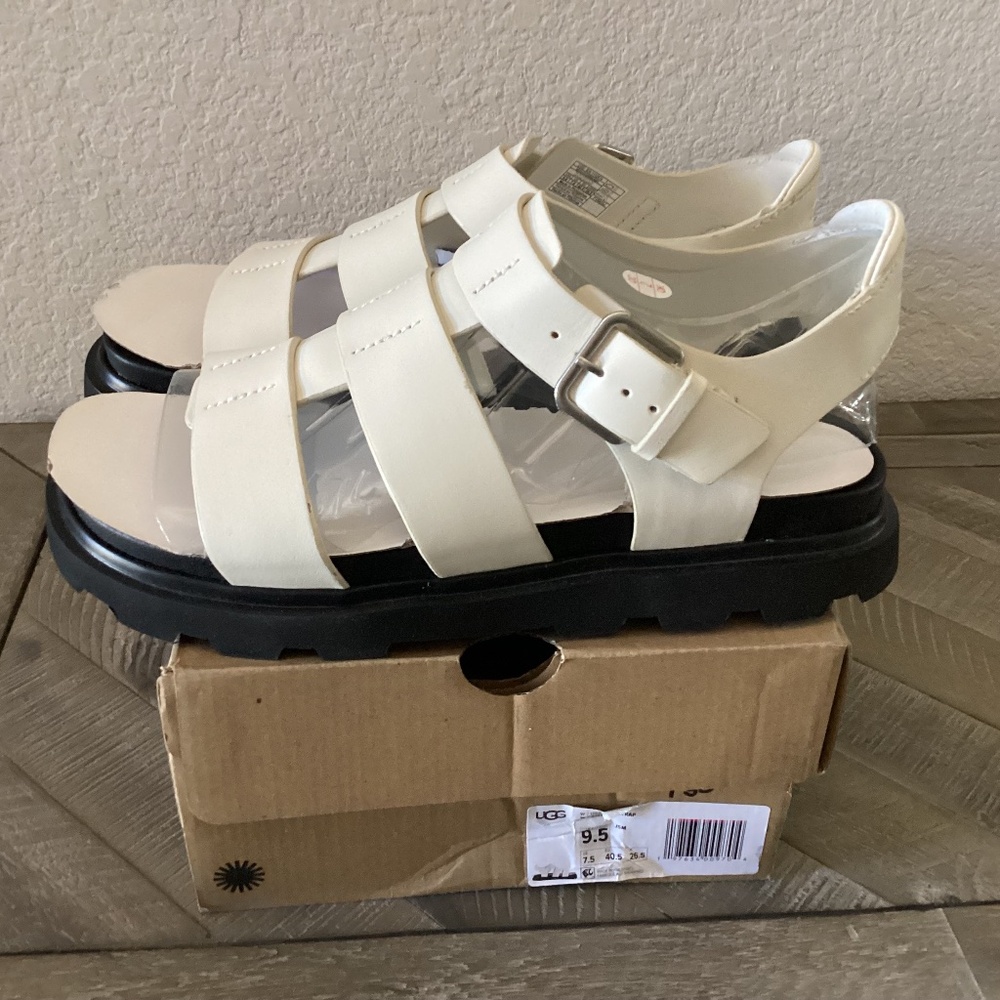 UGG® Women's Capitelle Strapped Lug-Sole Flat Sandals, size 9.5